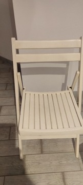 sprzedam krzesła składane białe cena 30 zł za szt