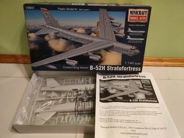 B-52H Stratofortress (1:144)