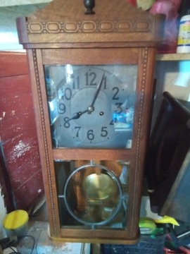 Stary zegar wiszący HAU działa 