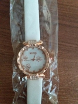 Piękny biżuteryjny zegarek damski+box