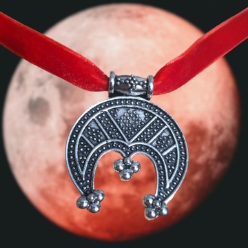 Choker czerwona aksamitka wicca księżyc lunula 2