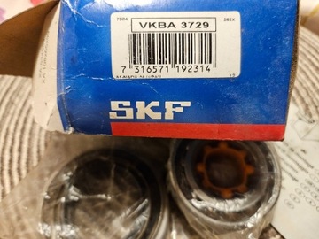 Toyota Corolla SKF zestaw łożyska koła VKBA 3729
