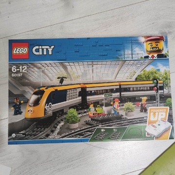 LEGO 60197 City - Pociąg pasażerski