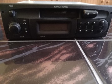 radioodtwarzacz samochodowy GRUNDIG 1200 VD