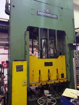 Prasa hydrauliczna 320 ton