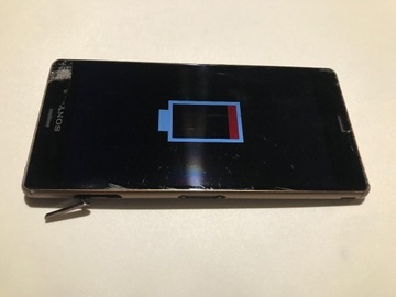 Telefon  Sony  uszkodzony