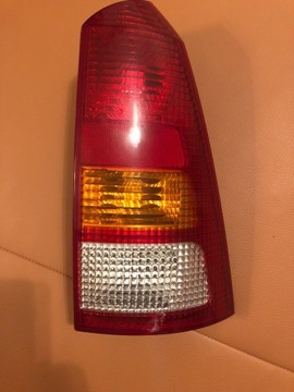 lampa/klosz tylna prawa Ford Focus kombi mk.1