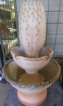 Ceramika ogrodowa - Fontanna ręcznie rzeźbiona