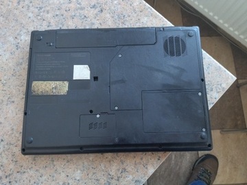 Laptop Lenovo 20004 uszkodzony