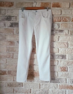 Białe elastyczne spodnie chinosy  7/8 M