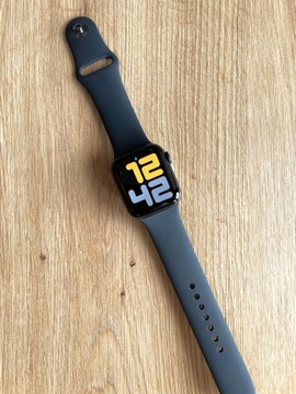 APPLE Watch SE GPS 40mm (gwiezdna szarość)