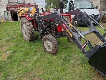 Ładowacz czołowy do ciągników c 330 c360 MF Zetor 