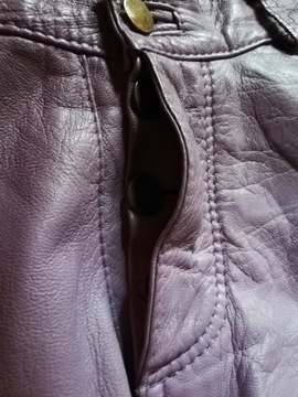 Spodnie z fioletowej cielęcej skóry, pas 86 cm