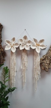 Kwiaty ze sznurka makrama