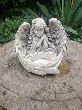Anioł świecznik stroik figura beton taras pomnik