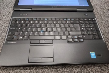 Laptop Dell Latitude 15,6 " Intel i5 8GB  Jak nowy