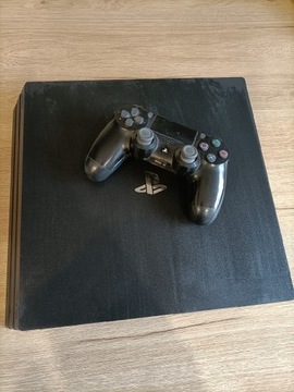 PS4 pro 1TB+okablowanie z padem, bez pudełka 