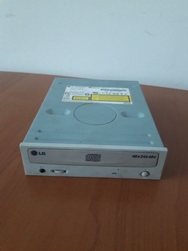 Nagrywarka CD-RW LG z 2002