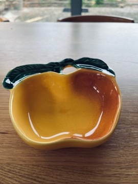 Miseczka vintage porcelit w kształcie jabłka 