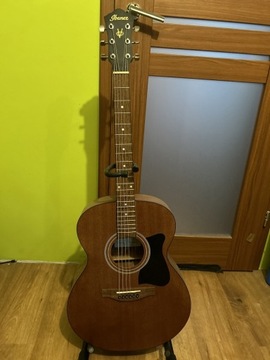 Gitara akustyczna firmy IBANEZ VC44