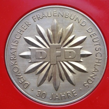 Niemcy NRD - DFD - Związek Kobiet 30 lat - 1977