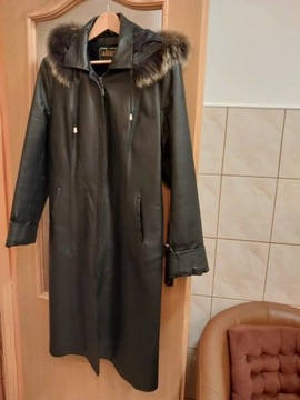 Płaszcz czarny skórzany jesienno zim na ocieplaczu