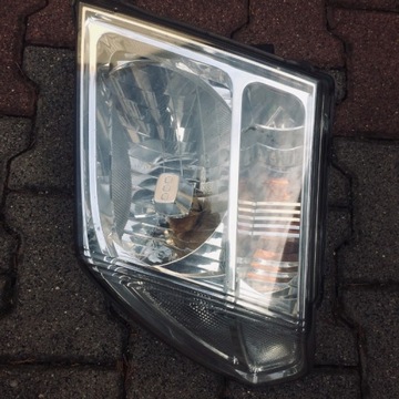 Lampa NISSAN NAVARA str,lewa od kierowcy