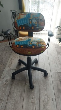Obrotowe krzesło dziecięce 