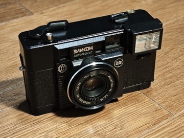 Kolekcjonerski aparat analogowy Elikon Autofokus