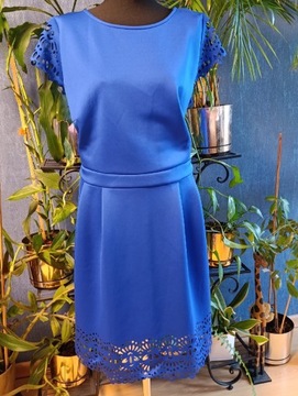 Niebieska sukienka midi rozkloszowana 48/50