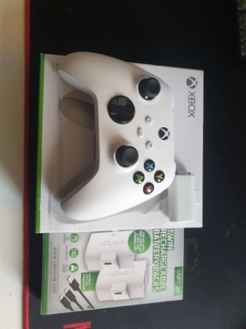 Kontroler do Xbox series x/s oraz PC robot white
