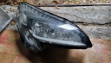 Lampa przod prawy Opel Corsa E Led