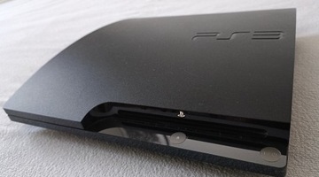 Konsola PS3 Slim 120 GB + 2 pady + okablowanie