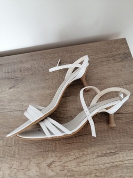 białe niskie sandałki ślubne 39 szpilki buty 