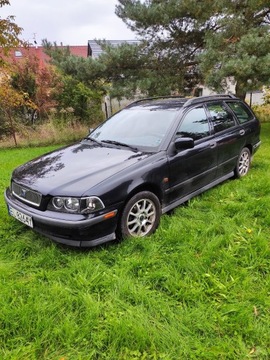 Volvo V40 1997 czarny 84,0 skóra