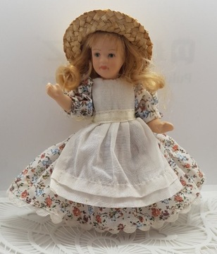 Śliczna urocza porcelanowa lalka laleczka z porcelany kolekcjonerska