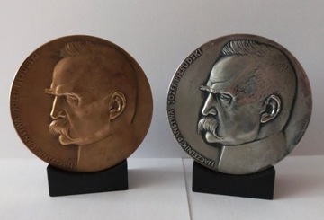 NACZELNIK PAŃSTWA JÓZEF PIŁSUDSKI (2 medale)