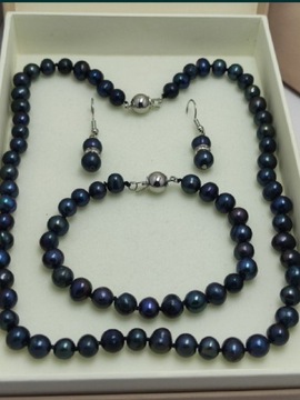 Komplet biżuterii z czarnymi perłami 