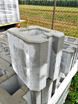 Łącznik betonowy Kostka Stopa Obejma  