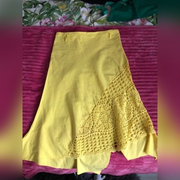 Lniana żółta spódnica z ażurem