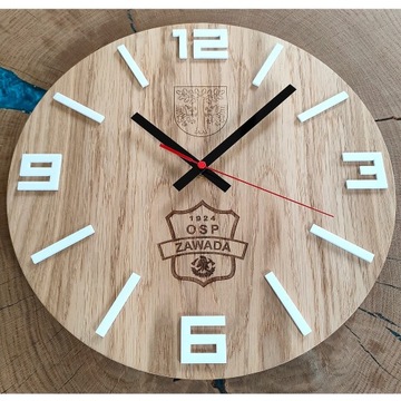 Zegar z logo Ochotniczej Straży Pożarnej