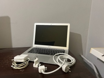 Apple MacBook Air 13'' (Early 2015) MMGF2ZE/A