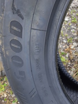 4 x Goodyear EfficientGrip Performance 215/65R17