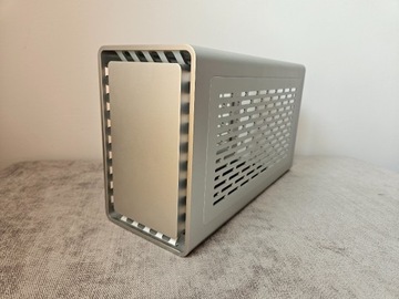 Unikalna mała obudowa SFF Mjolnir mini-itx