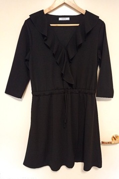Piękna klasyczna mała czarna sukienka Reserved L
