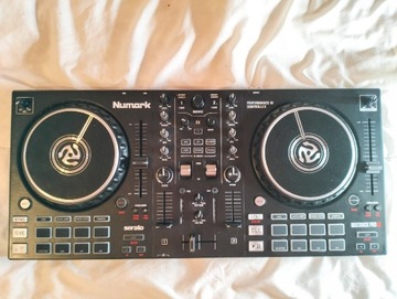 Zestaw DJ: Numark Mixtrack Pro FX + Laptop Lenovo