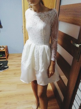 Koronkowa mini sukienka 