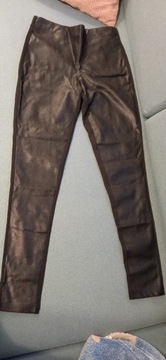 Czarny legginsy woskowane Bonprix r. 32