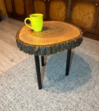 Stolik kawowy z plastra jesionowego 