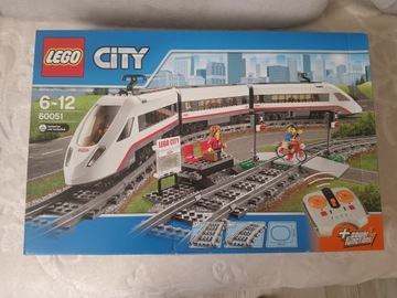 LEGO pociąg pasażerski 